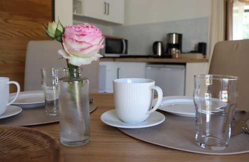 Murs-Erigne Cama Y Desayuno | 15mn from Angers center - 28m² cottage - in the heart of nature, pond view.