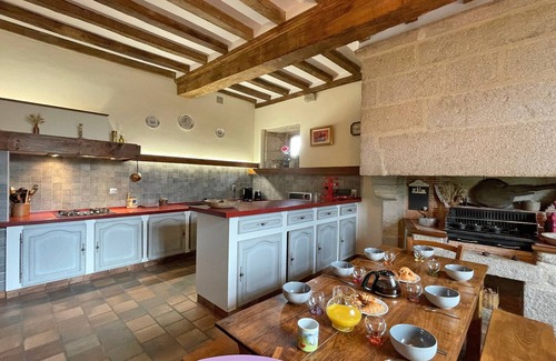 Colombiers Cabaña | Manoir du XVème siècle avec grand jardin privé, proche d'Alençon, équipements modernes, idéal pour familles