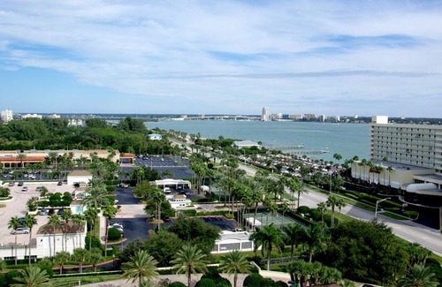 Sand Key Condominio | Piso 15 Belleza en Sand Key! 2 habitaciones, 2 baños, capacidad para 4 personas 30 días mínimo.