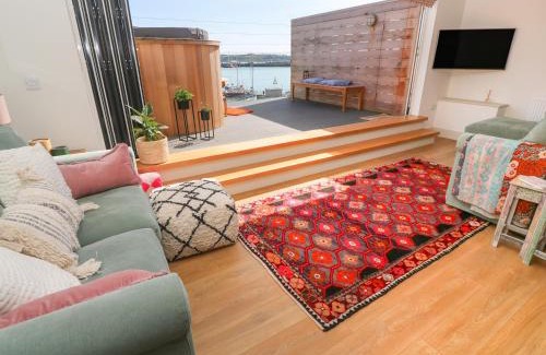 Mylor Churchtown Casa | 16 Arwenack Street