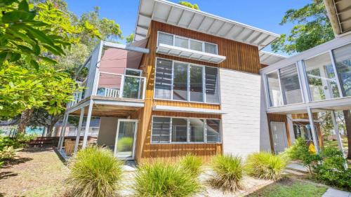 Hawks Nest Casa | 16 Kururma Crescent Hawks Nest