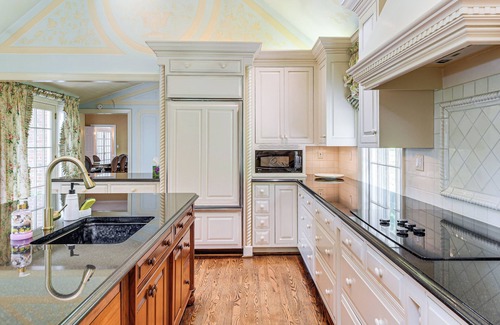 Owings Mills Casa | 16 Mi to Baltimore: Spacious Home in Owings Mills!