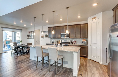 Commerce City Casa | 16 Mi to Denver: Spacious Commerce City Home!
