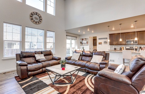 Commerce City Casa | 16 Mi to Denver: Spacious Commerce City Home!