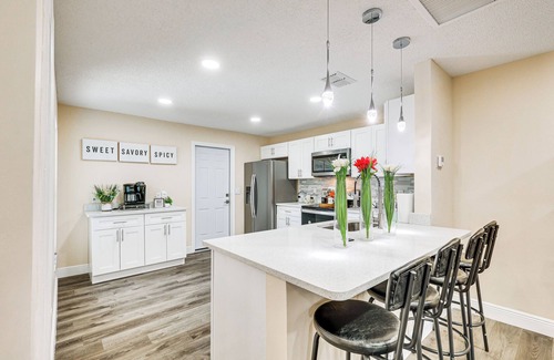 Bloomingdale Casa | 16 Mi to Downtown Tampa: Home w/ Hot Tub!