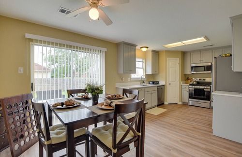 Cedar Hill Casa | 16 Mi to Dtwn Dallas: Spacious Home w/ Yard!