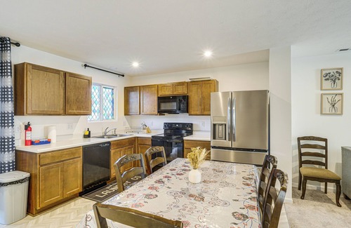 Shepherdsville Casa | 16 Mi to Louisville: Pet-Friendly Getaway!