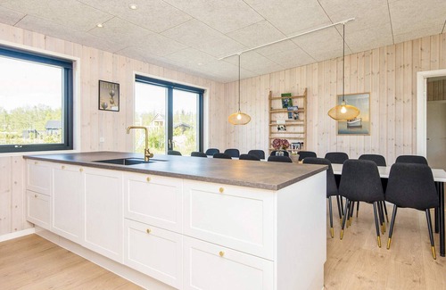 Fjellerup Strand Casa | 16 person holiday home in Glesborg
