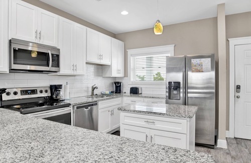 Morgantown Casa | 16 Sandals – Community Pools | Beach Boardwalk