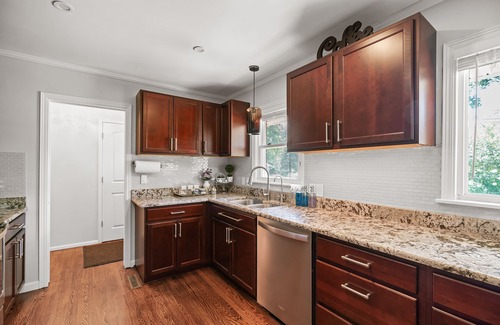 Wayzata Casa | 16+Wayzata home! Central, Comfortable, Peaceful.