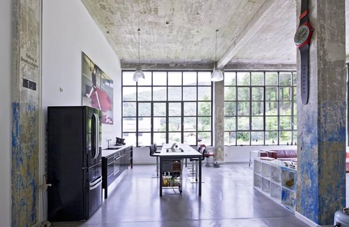 Neustadt-Stadtmitte Apartamento | Apartamento tipo loft de 160 m2 en estilo de fábrica en un monumento Bauhaus para 6