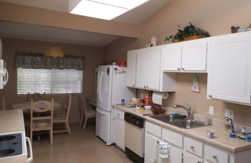 Apache Junction Condominio | 160 AHORA disponible toda la temporada.