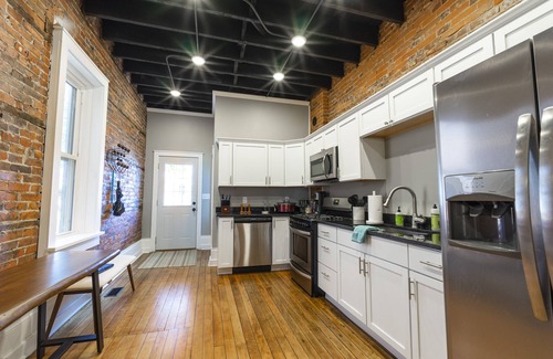 Downtown Dubuque Casa | 166 casa de la calle Bluff