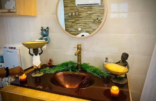 Ofin Hotel | 1677 Mayfair Apartment