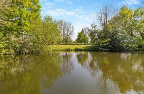 Diss Casa | 16th Century Cartlodge with private hot tub