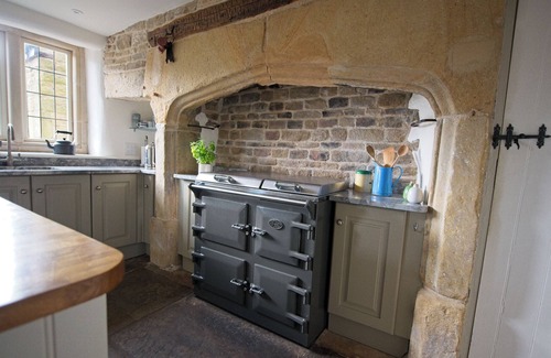 Hope Valley Casa | 16th Century Family Friendly Home in Peak District