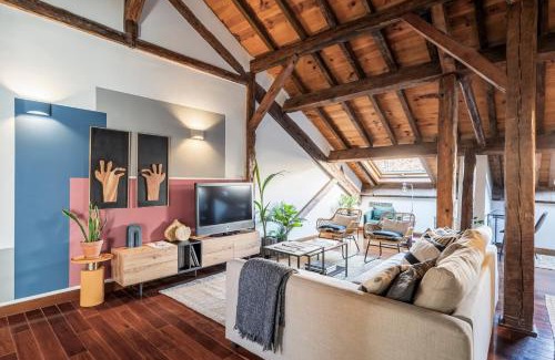 Embajadores Apartamento | 16th century Palace