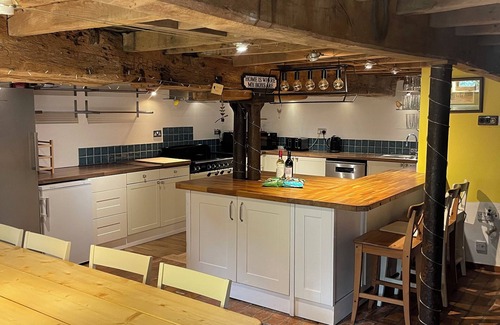 Hulland Ward Casa | 16th Century Water Mill, Sleeps 20, perfect for a family or friends get together