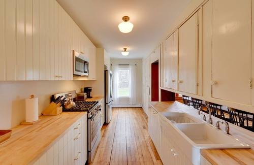 Cavendish Casa | 17-Acre Vermont Escape w/ Panoramic Mountain Views
