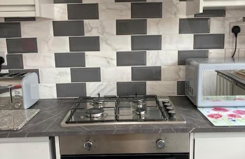 Prestatyn Casa | 17 Cheerful 2 bed bungalow, hot tub/gym/pool table