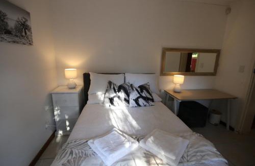 Beacon Bay Casa | 17 HAWKES HEAD SELF CATERING