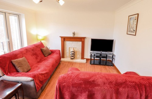 Frampton Casa | 17 KINGS COURT, pet friendly, character holiday cottage in Kirton