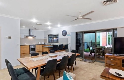 Exmouth Casa | 17 Skipjack Circle - complete with private swim spa