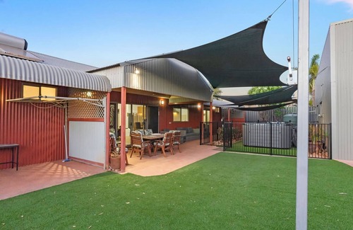 Exmouth Casa | 17 Skipjack Circle - complete with private swim spa