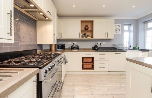 Birchington Cabaña | 17 ST. MAGNUS CLOSE, pet friendly in Birchington-On-Sea