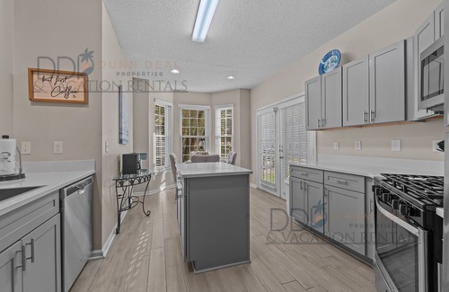 Gulfport Alquiler De Eote | 1701V Short walk to the beach