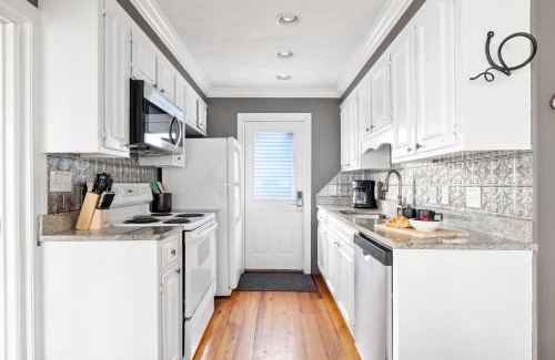 Folly Beach Casa | 1724 E Ashley - Katie's Cottage in a Quiet Area of the Beach