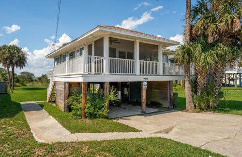 Folly Beach Casa | 1724 E Ashley - Katie's Cottage in a Quiet Area of the Beach