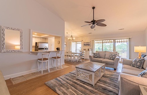 South Beach Casa | 1762 Bluff Villas Modern Updated Water Views Sleeps 8 Sea Pines