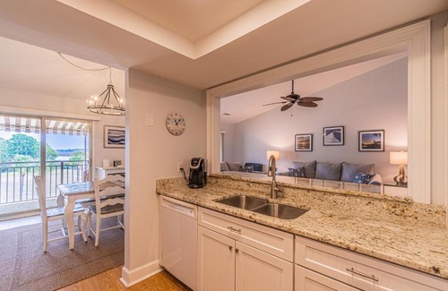 South Beach Casa | 1762 Bluff Villas Modern Updated Water Views Sleeps 8 Sea Pines
