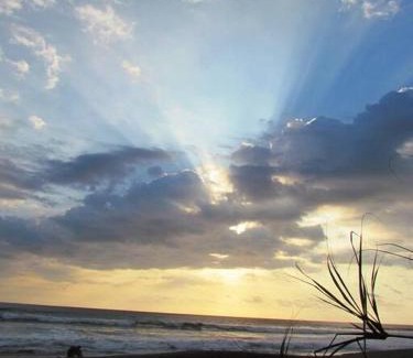 Playa Hermosa Apartamento | #17A Hermosa Beach Bungalow 1st floor 1 bedroom Apt