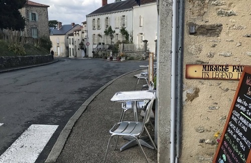 Saint-Maurice-des-Noues Casa | Casa rural del siglo XVII. Situado al lado del pueblo artesanal de vouvant.