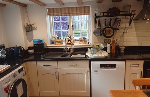 Medmenham Cabaña | 17th Century 2-Bed, Sleeps 4, Free Parking