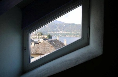 Orta San Giulio Casa | Edificio del siglo 17 en el centro histórico del lago de Orta