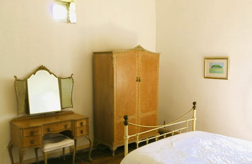Montboyer Cabaña | 17th Century Pretty Cottage with pool