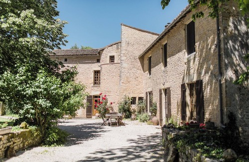 Paizay-le-Tort Casa | 17th Century Riverside Manor House