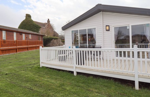 Winestead Cabina | 18 HIGHLAND GRANGE, pet friendly in Withernsea