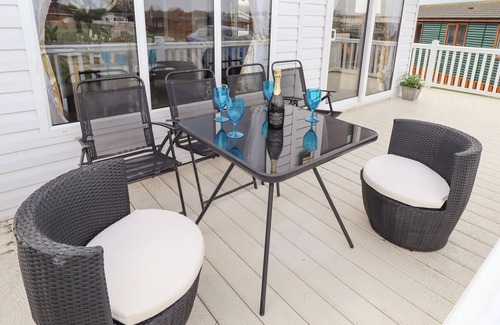 Winestead Cabina | 18 HIGHLAND GRANGE, pet friendly in Withernsea