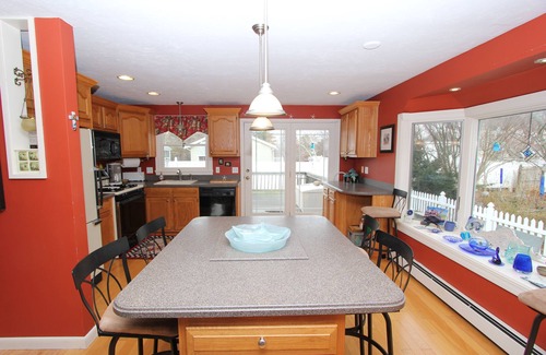 Sandwich Casa | 18 Knott Ave - SD2594