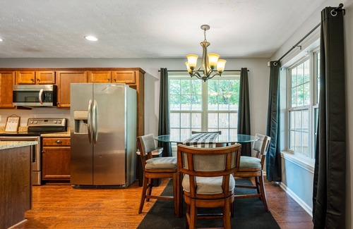 Emerson Casa | 18 Larkspur Ln Emerson