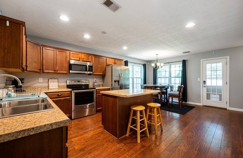 Emerson Casa | 18 Larkspur Ln Emerson
