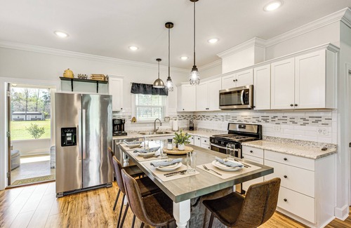 Tallahassee Cabaña | 18 Mi to FSU: Quaint Cottage on 8 Acres w/ Grill!