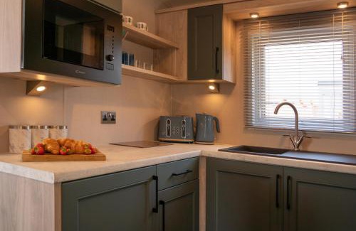 Mullacott Casa | 18 Ocean Terrace Lodge - 2 Bed-Sleeps 4-TJS18OT