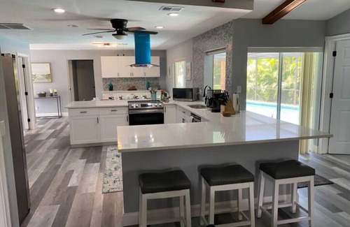 Lochmoor Waterway Estates Casa | 18 Palms Hideaway