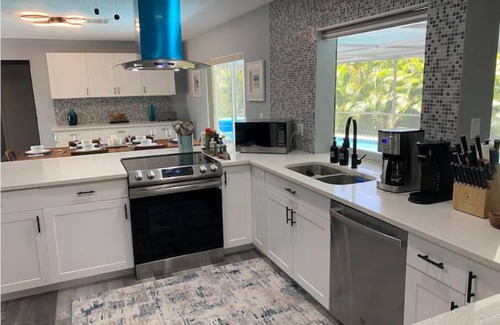 Lochmoor Waterway Estates Casa | 18 Palms Hideaway