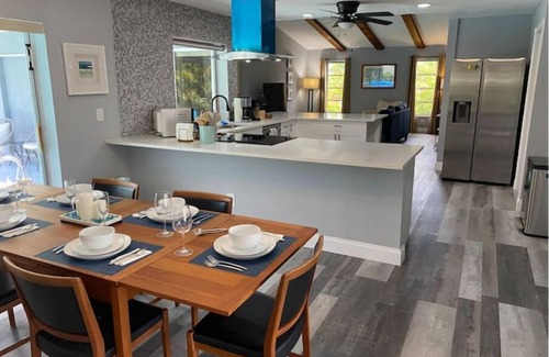 Lochmoor Waterway Estates Casa | 18 Palms Hideaway